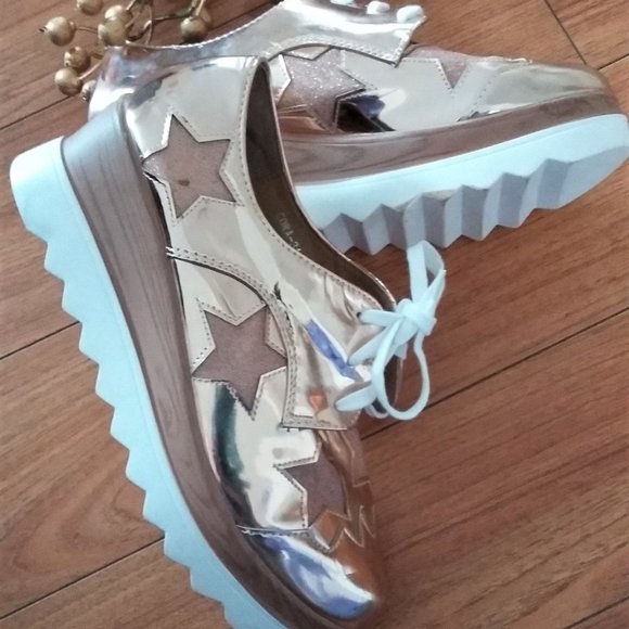 Pazzle Shoes - Rose Gold Metallic  Sporty Casual Women’ sneaker shoe  Size 9